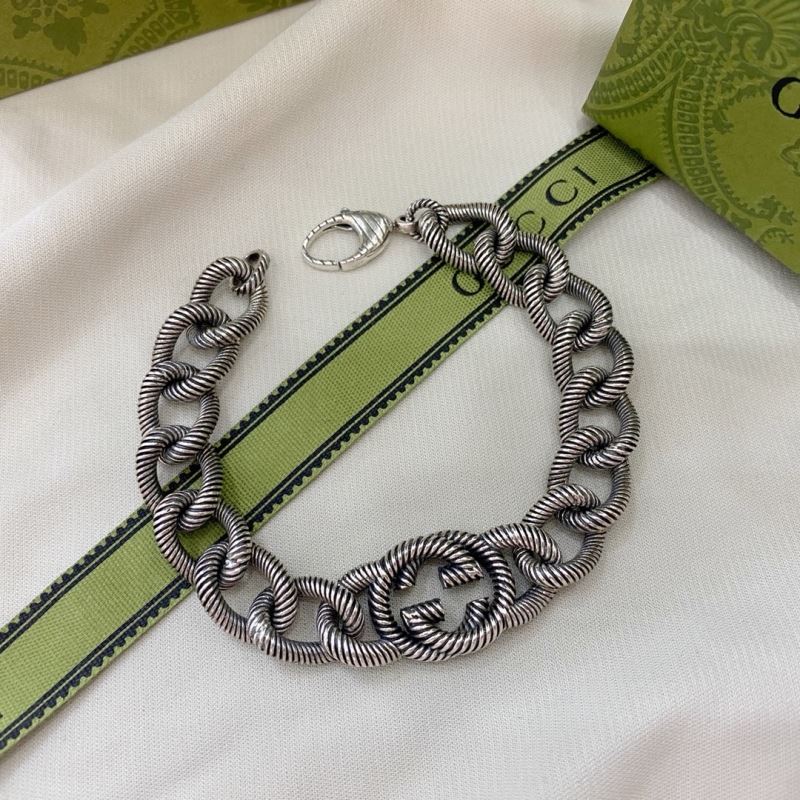 G*u*i bracelets